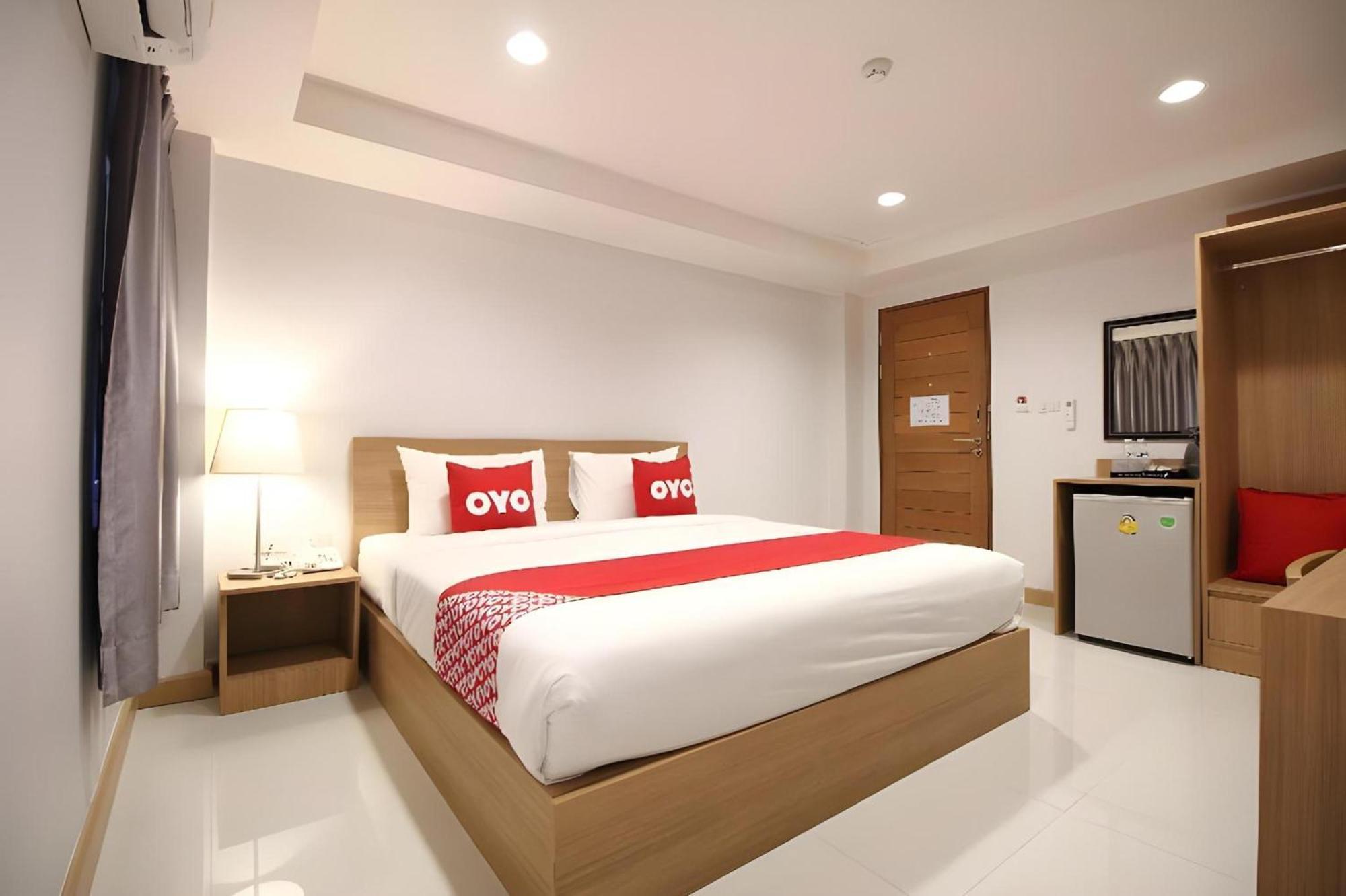 Super Oyo 483 Pannee Hotel Khaosan Banguecoque Exterior foto