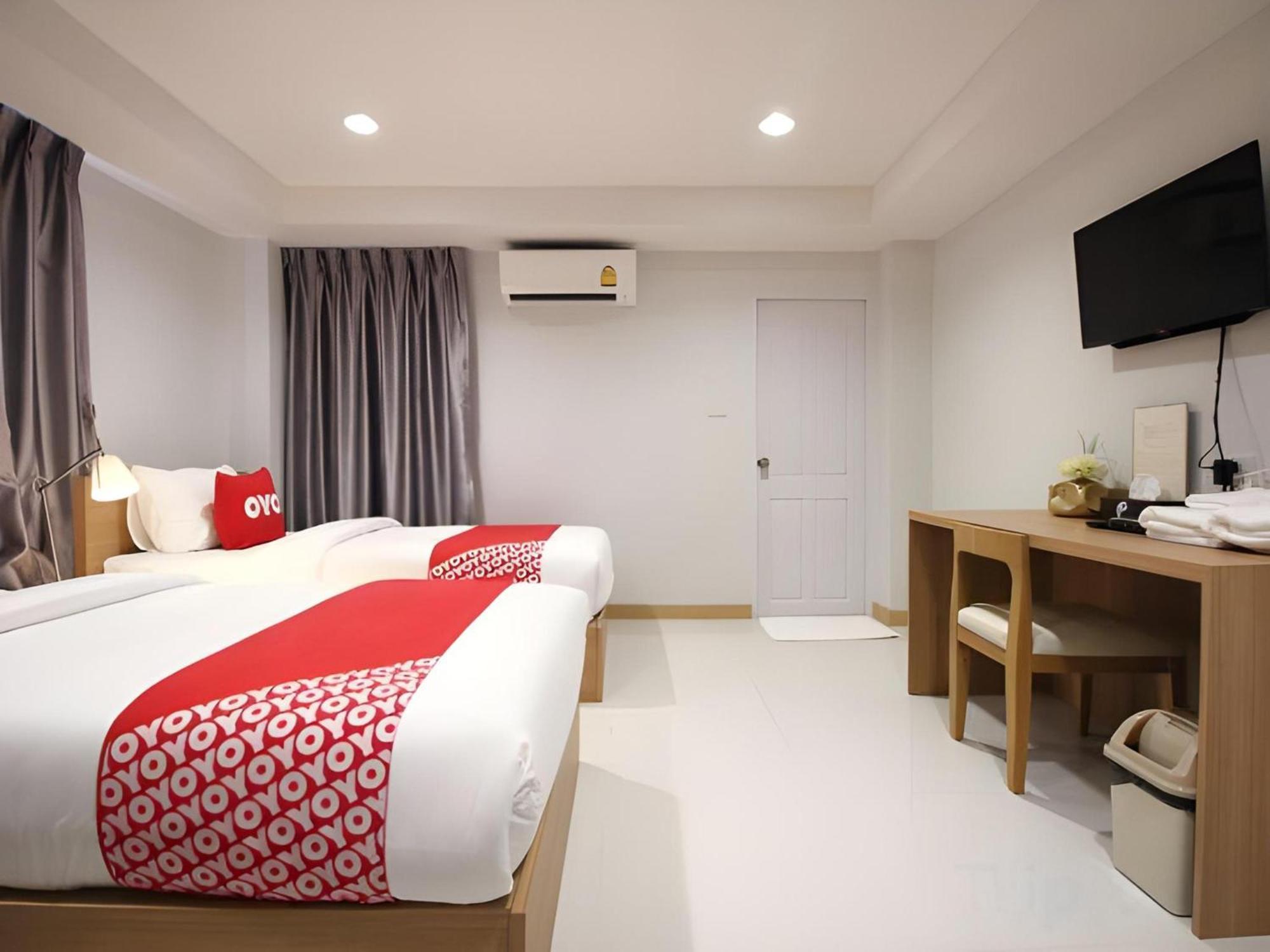 Super Oyo 483 Pannee Hotel Khaosan Banguecoque Exterior foto