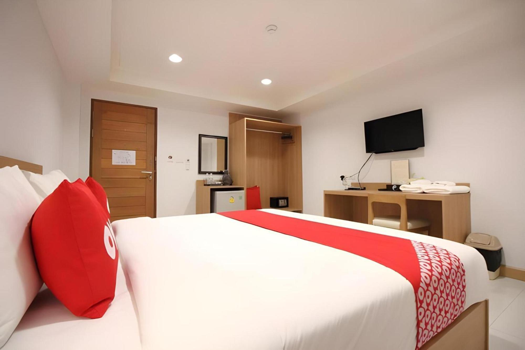 Super Oyo 483 Pannee Hotel Khaosan Banguecoque Exterior foto