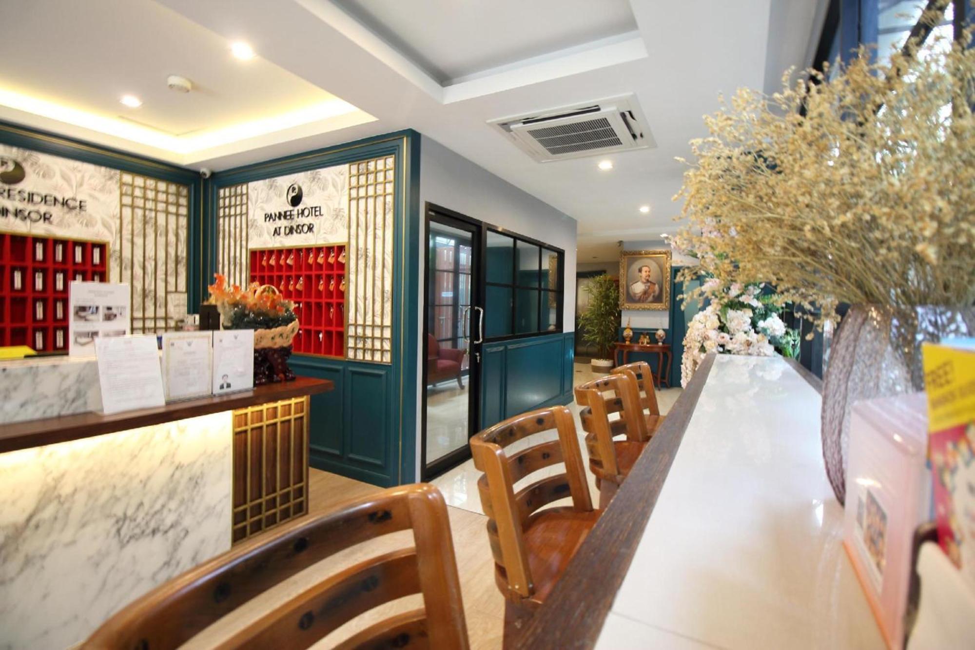 Super Oyo 483 Pannee Hotel Khaosan Banguecoque Exterior foto