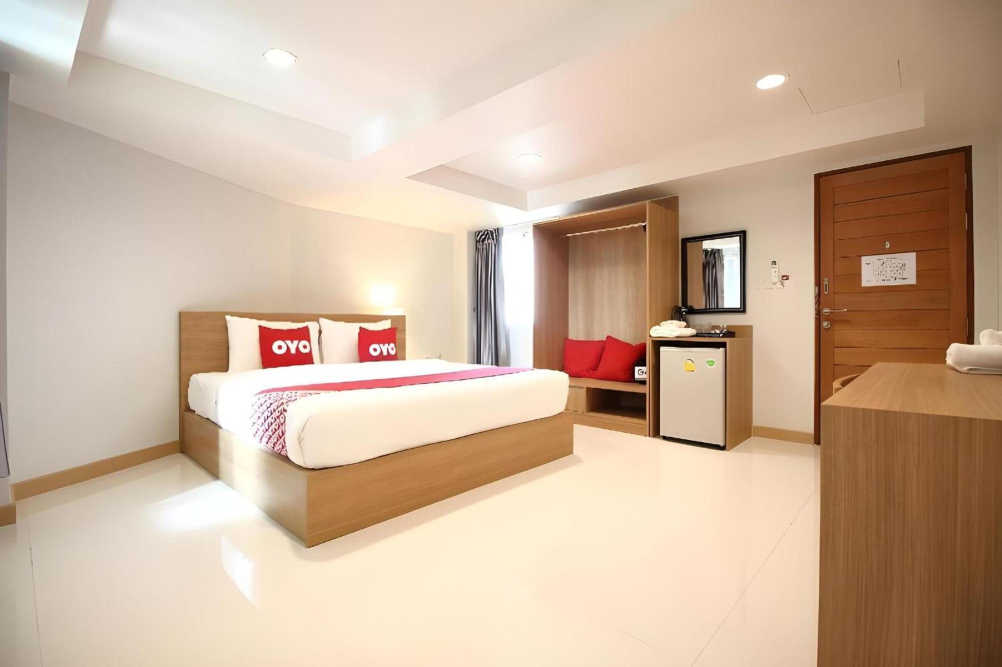 Super Oyo 483 Pannee Hotel Khaosan Banguecoque Exterior foto
