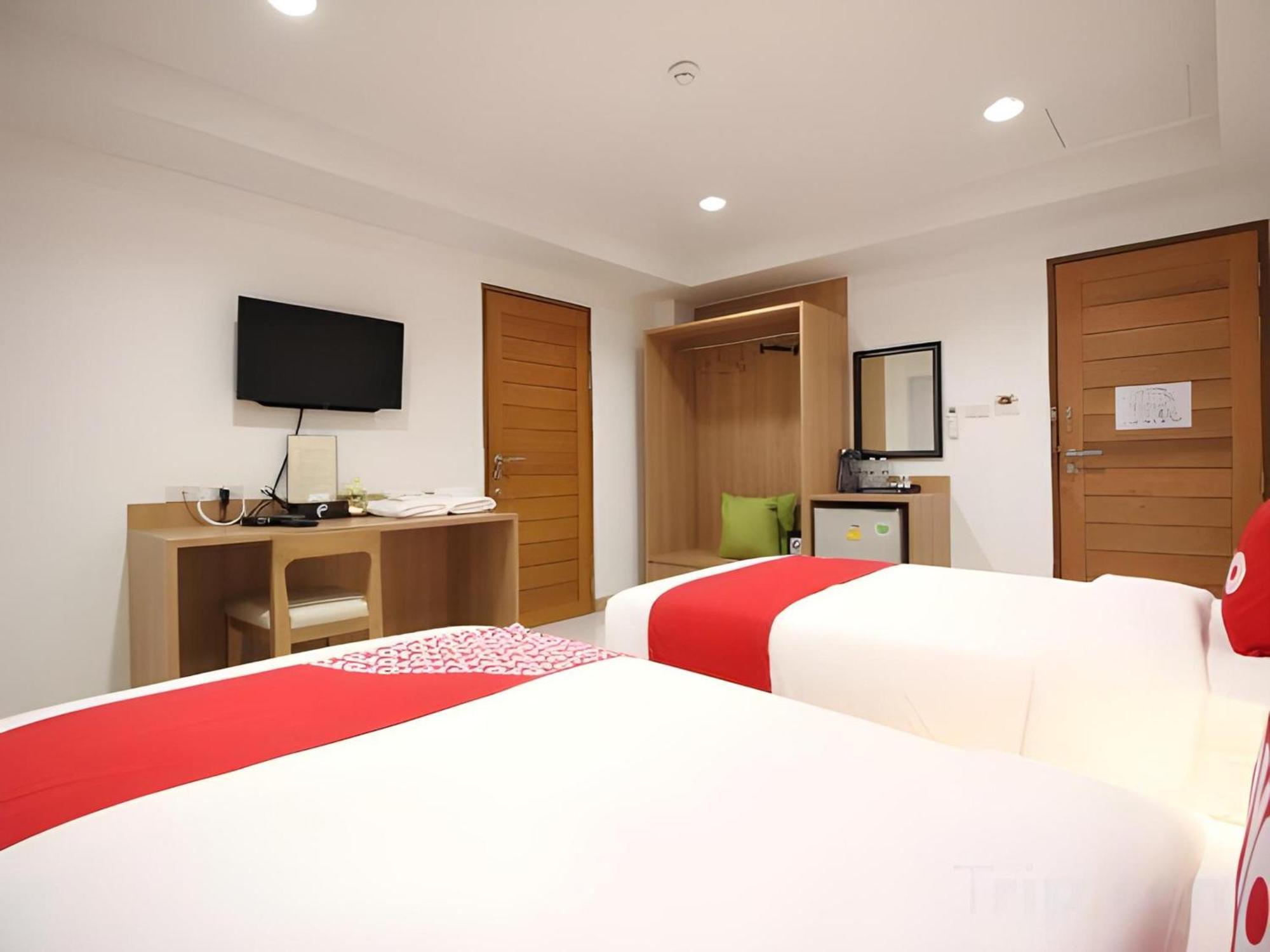 Super Oyo 483 Pannee Hotel Khaosan Banguecoque Exterior foto