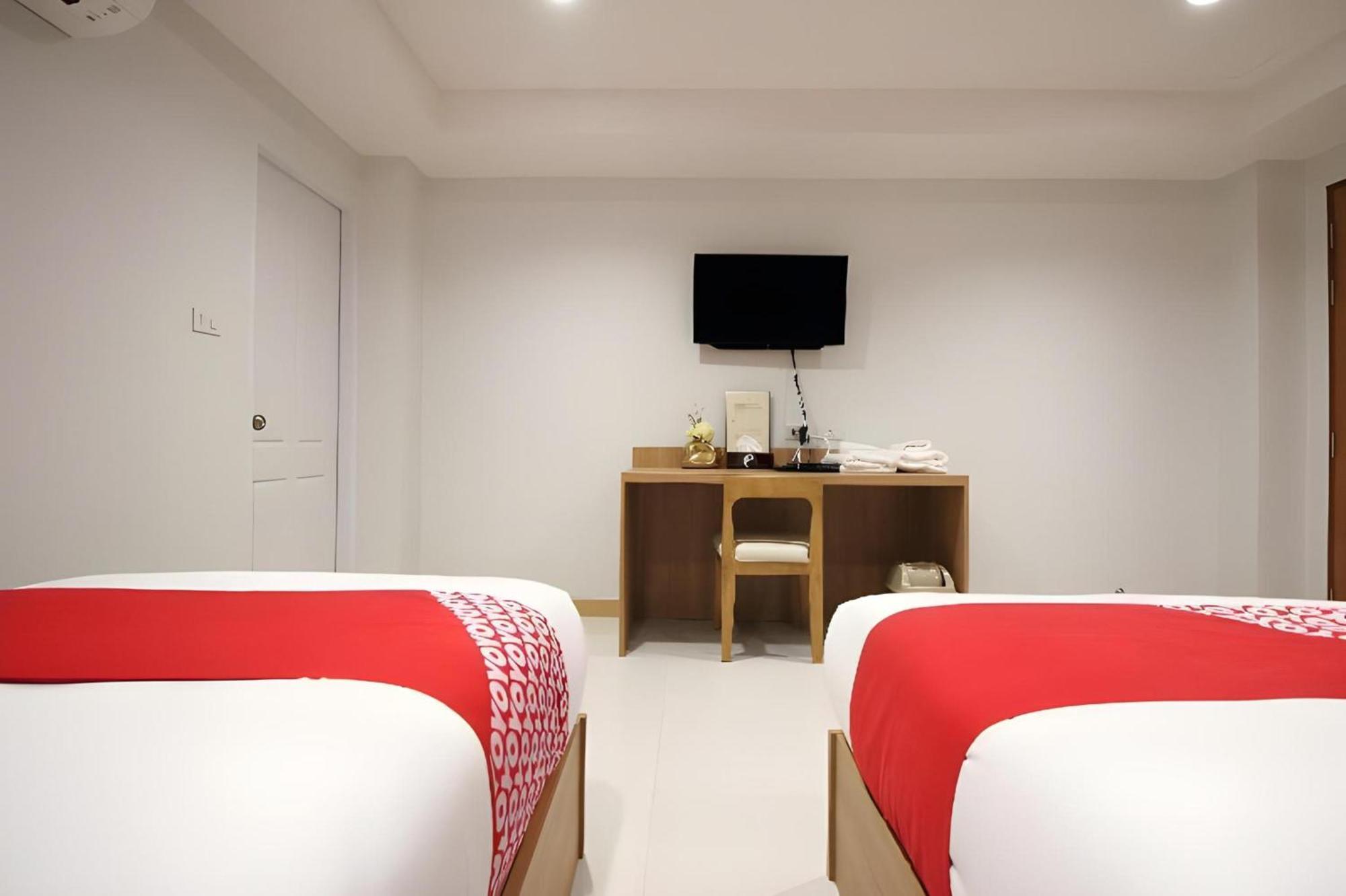 Super Oyo 483 Pannee Hotel Khaosan Banguecoque Exterior foto